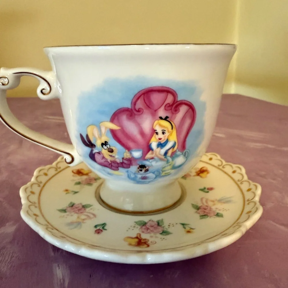 Disney Parks Alice in Womderland Tea Cup and Saucer